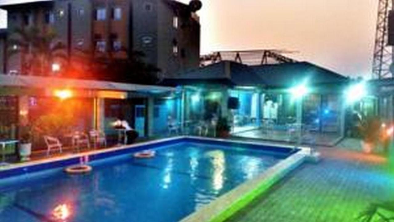 Room In Lodge - Londa Hotel And Suites Порт Харкорт Екстериор снимка