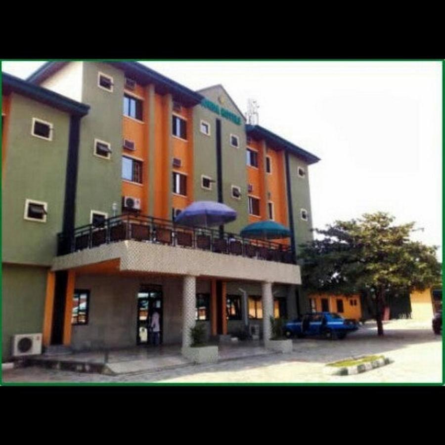 Room In Lodge - Londa Hotel And Suites Порт Харкорт Екстериор снимка